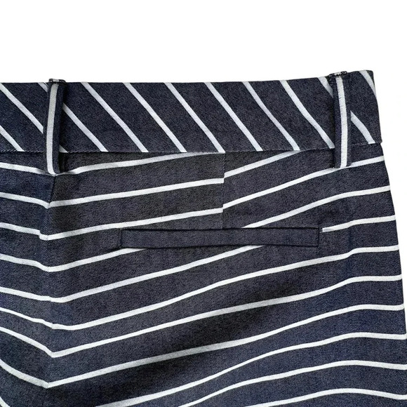 LANDS’ END NAUTICAL BLUE STRIPE SHORTS LOW RISE STRETCH | SIZE: 6 - Picture 5 of 9